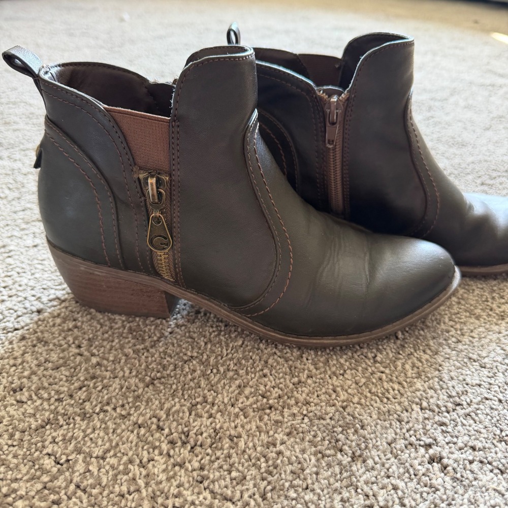 G by GUESS Womens Dark Brown Faux Leather Ankle Boots Stacked Heel Size 5.5 M
